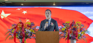 宋國選副總領事在文藝晚會上致辭