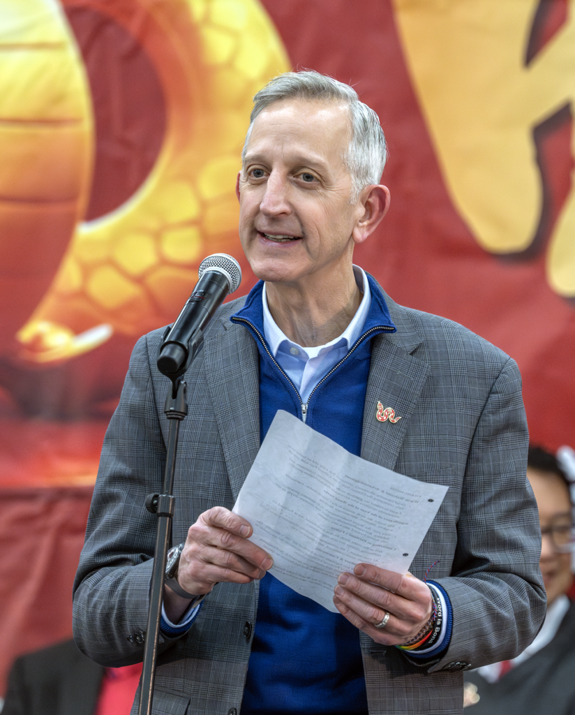 波特蘭市長基思·威爾遜（Keith Wilson）親臨現場致辭